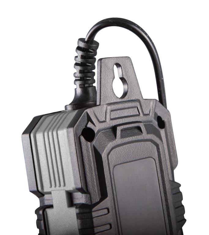 Chargeur de batterie de voiture ((de 6 à 12 V, et câbles)) CLAS  ref. OE 8001